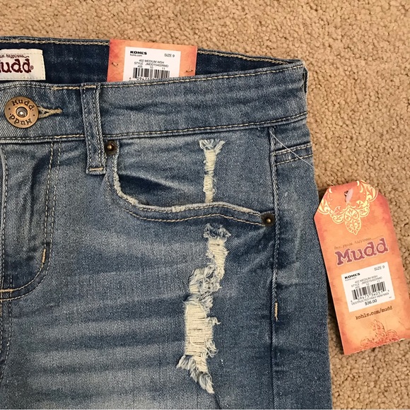 Mudd Distressed Denim Shorty Shorts NEW Womens Size 9 Blue Super Stretch - Picture 8 of 11
